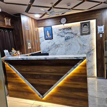 Hotel Ozone,Ахмедабад Экстерьер фото
