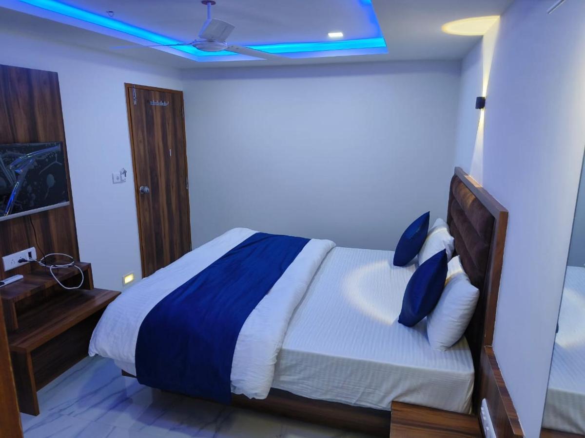 Hotel Ozone,Ахмедабад Экстерьер фото