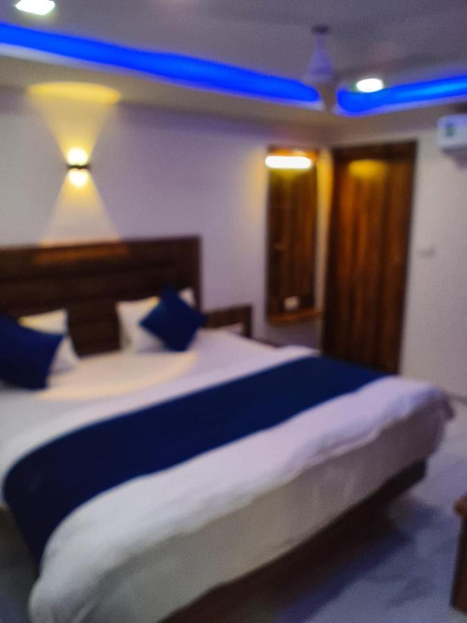 Hotel Ozone,Ахмедабад Экстерьер фото