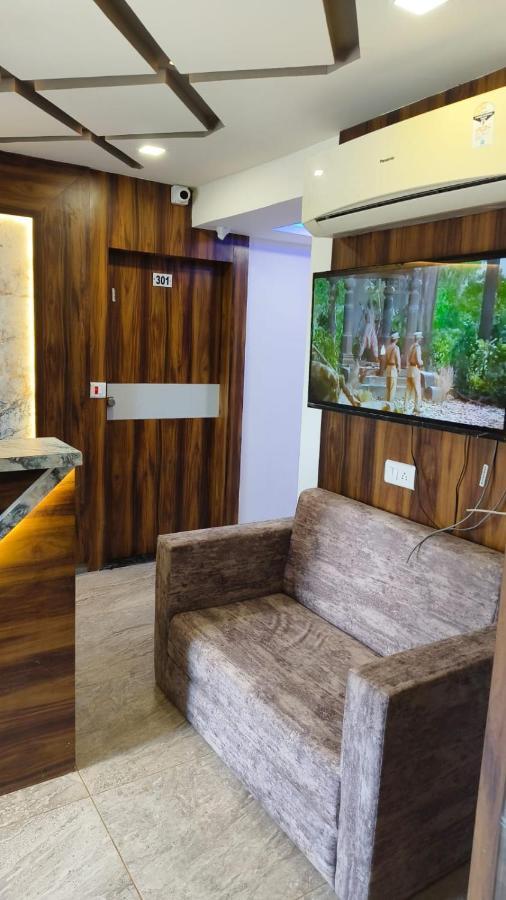 Hotel Ozone,Ахмедабад Экстерьер фото