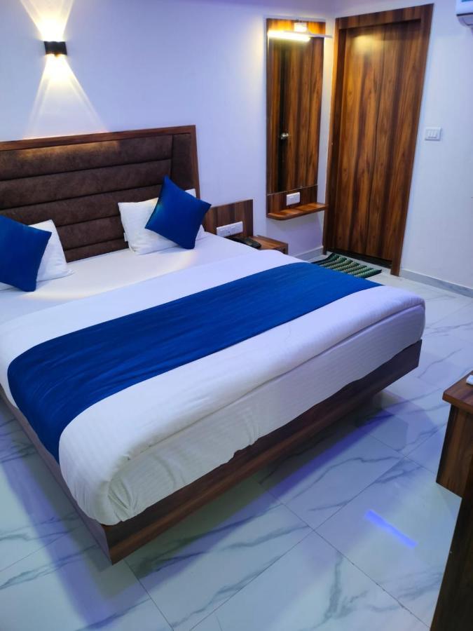 Hotel Ozone,Ахмедабад Экстерьер фото