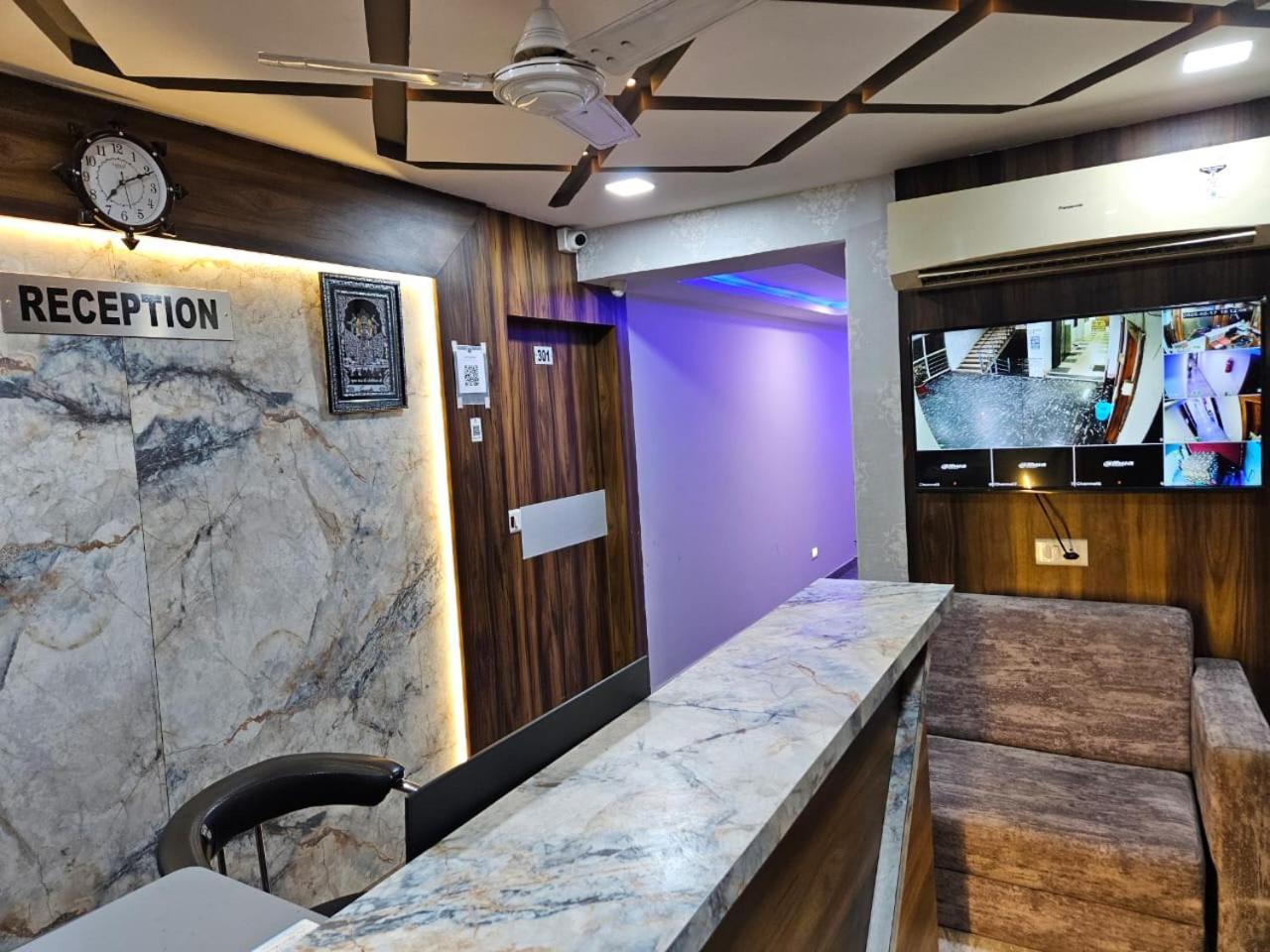 Hotel Ozone,Ахмедабад Экстерьер фото